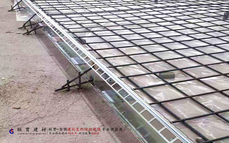 三门峡市LG160-3000镀锌钢板铠装缝案例